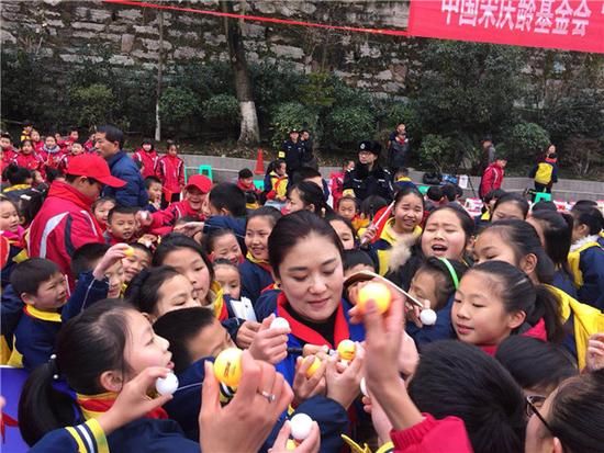 冠軍進(jìn)校園 劉偉博士分享勵(lì)志故事