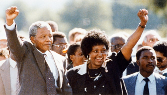 1990�������������z���c���ݡ��������y�ֵ���Ƭ�ɞ鿹?f��n)��N����x�Ę�(bi��o)־��һĻ���Y����Ƭ