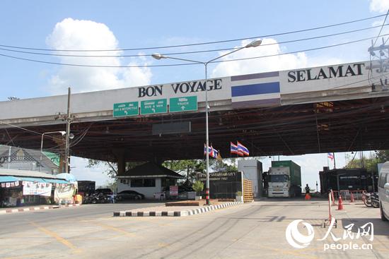 λ���ο�����ɳ���ڰ���̩������Ҫ���·��ͨ�P(gu��n)�ڣ��Hɳ���Ͱ͖|��ɯ�ڰ����Q(m��o)���~��ռ̩��߅�Q(m��o)���~��50%���O�V�z