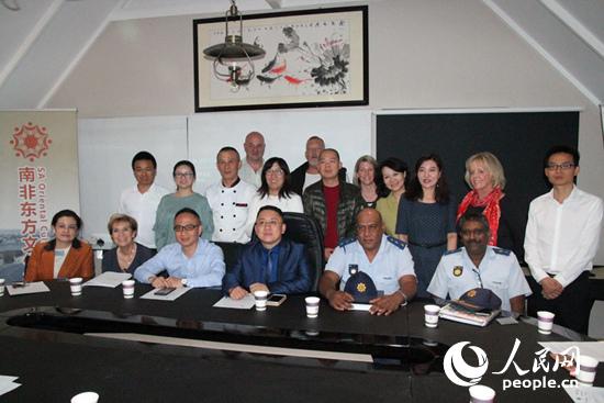 5��10����ᘌ�(du��)�����l�l(f��)�Đ��԰������ϷǼs���|���Ļ��ֹ�ί��(hu��)ͬɣ�D��Sandton������ֽM���̼Ҵ������_(k��i)��ȫ��(du��)Ԓ��(hu��)�����Ҍ�(du��)�����e�O��(y��ng)��(du��)���zӰ����