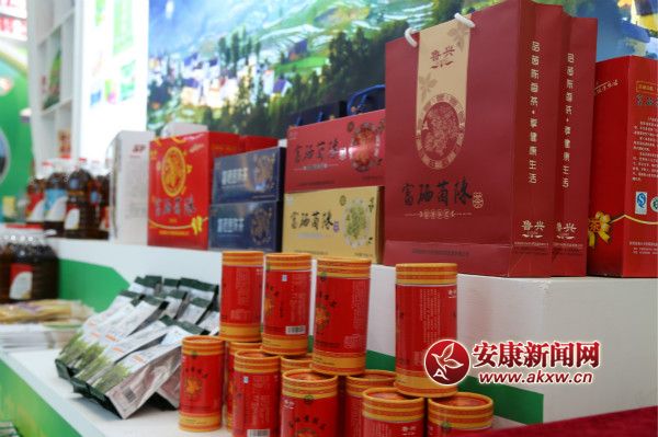 �hꎸ���ʳƷ&ldquo;����&rdquo;��ꑣ��ɞ鱊���ο͓�ُ��&ldquo;���c(di��n)&rdquo;  ���� �z_meitu_19.jpg