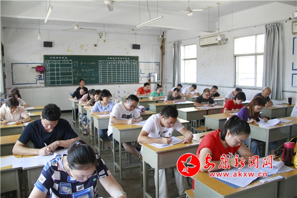 石泉中學:特殊的開學第一考 (1).JPG